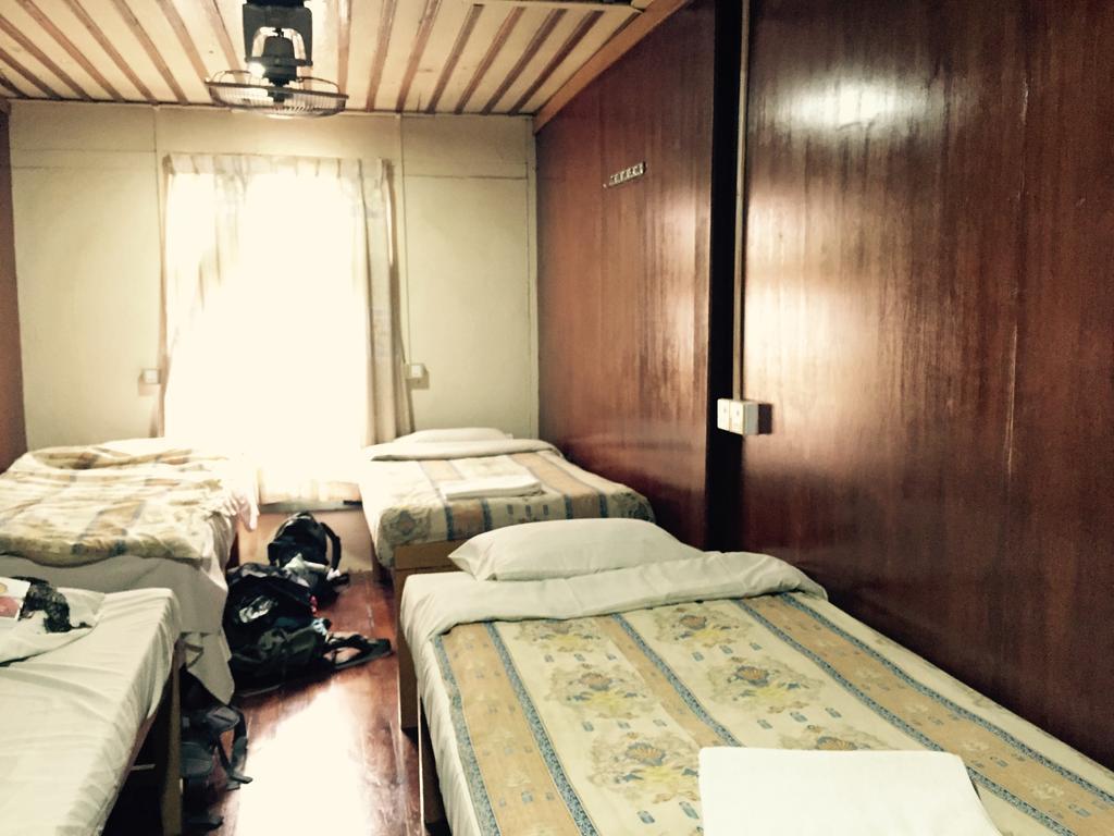 Mr. Charles Guest House Hsipaw Bagian luar foto