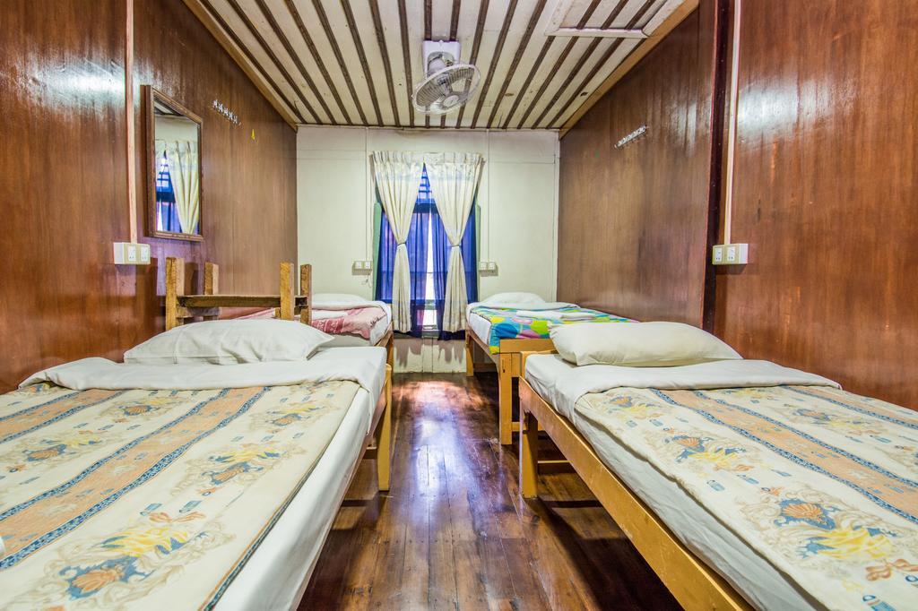 Mr. Charles Guest House Hsipaw Bagian luar foto