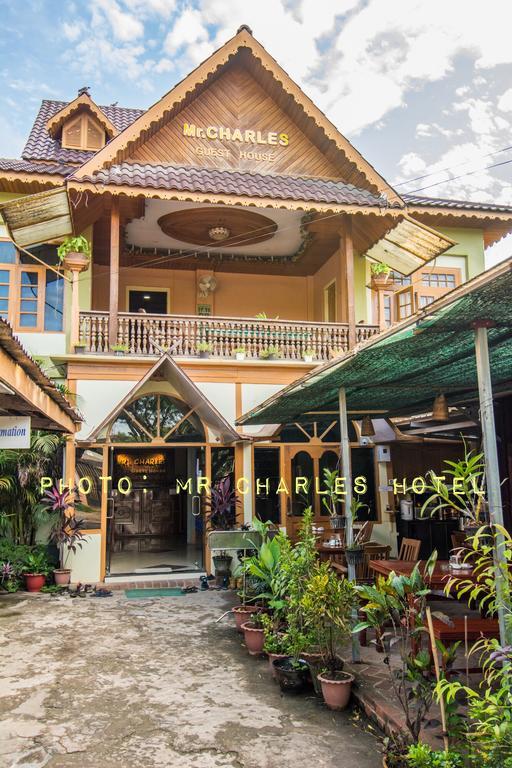 Mr. Charles Guest House Hsipaw Bagian luar foto